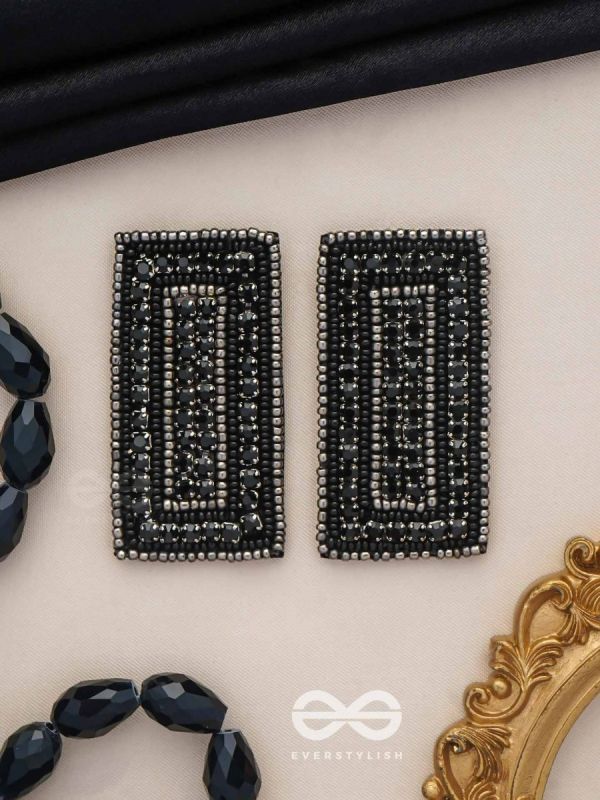 KSHAPA - NIGHT OF POETS - BEADS EMBROIDERED EARRINGS