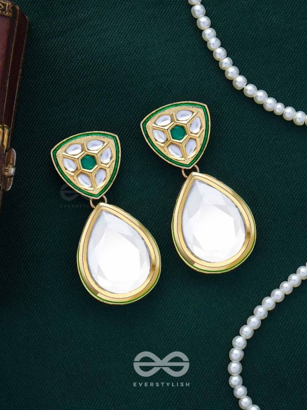 HARINMANI - THE EMERALD CUT - GOLDEN EMBELLISHED POLKI AND KUNDAN EARRINGS