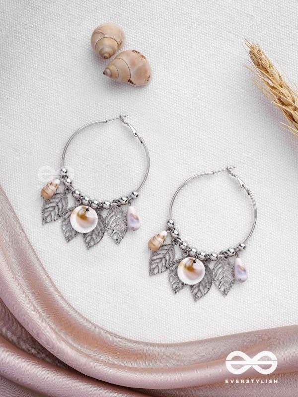 THE LEAFLET FANTASY - SILVER STATEMENT EARRINGS
