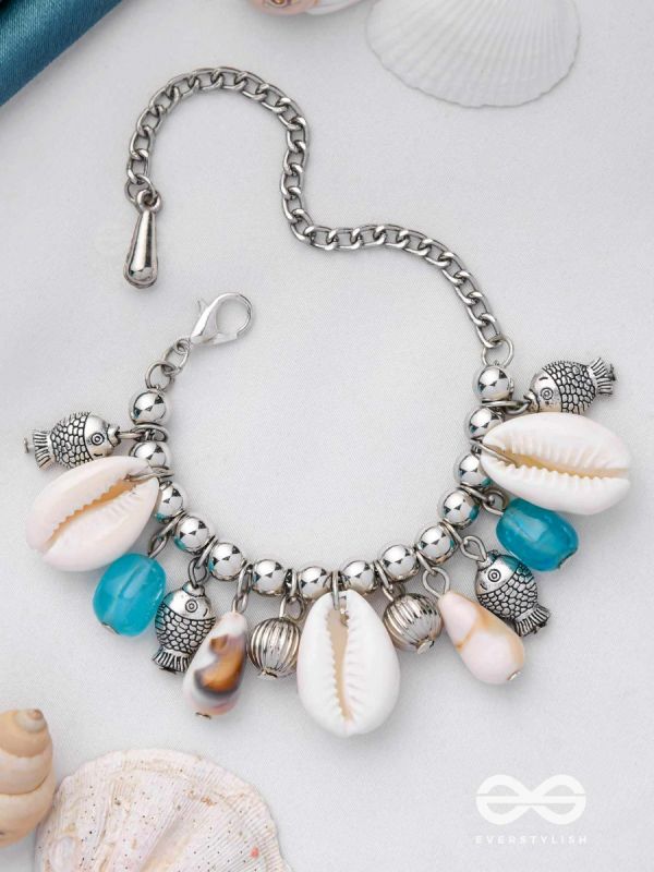 SEA'S TEMPTATIONS - OXIDISED EMBELLISHED BRACELET