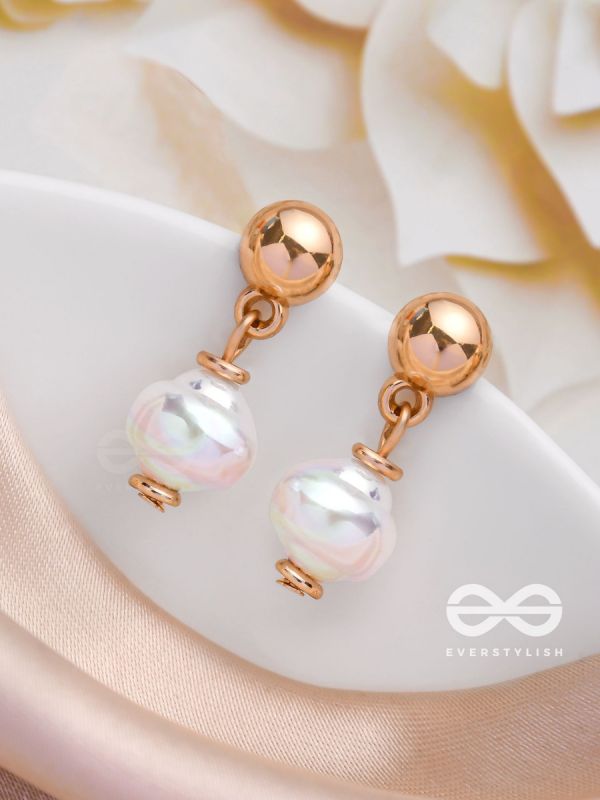 THE MOONBEAM PEARLS - GOLDEN EMBELLISHED EARRINGS