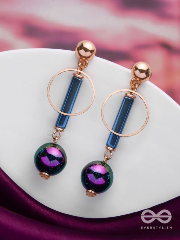 GALAXY SPARKLES - GOLDEN EMBELLISHED EARRINGS