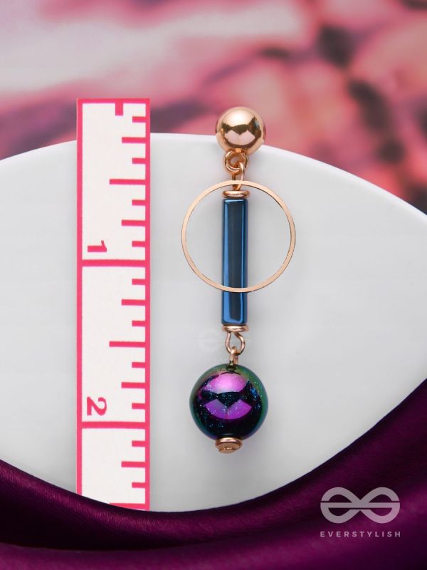 GALAXY SPARKLES - GOLDEN EMBELLISHED EARRINGS