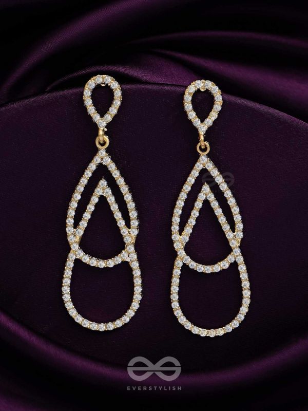 DROP IT LIKE IT'S HOT - STATEMENT GOLDEN EARRINGS