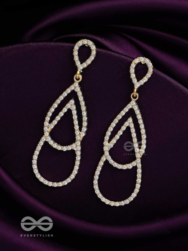 DROP IT LIKE IT'S HOT - STATEMENT GOLDEN EARRINGS