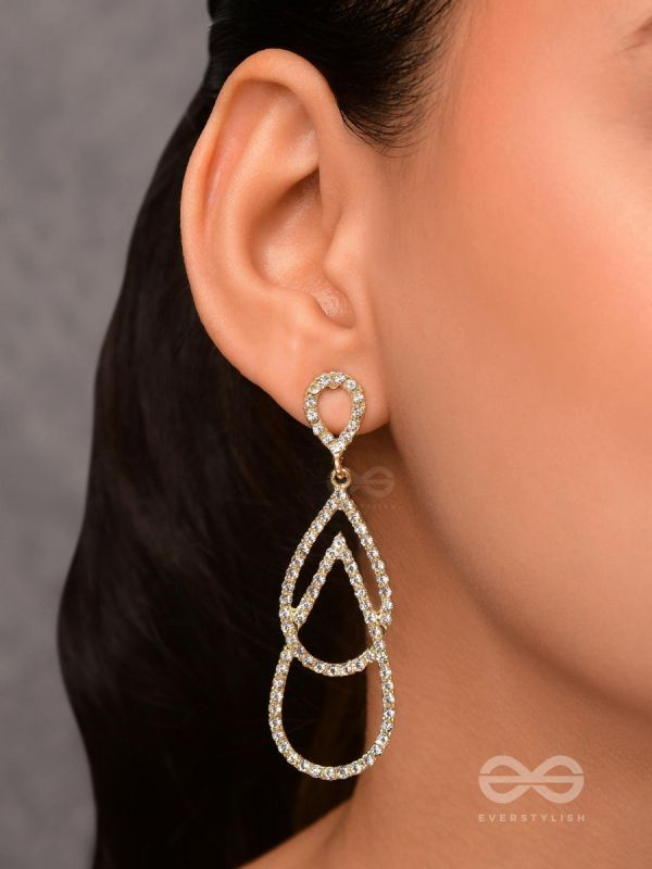 DROP IT LIKE IT'S HOT - STATEMENT GOLDEN EARRINGS