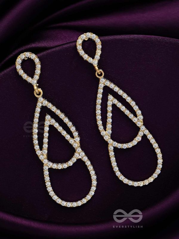 DROP IT LIKE IT'S HOT - STATEMENT GOLDEN EARRINGS