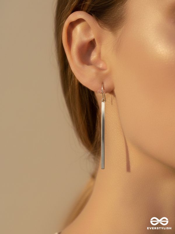 THE LUXURY DIMENSIONS - CLASSIC SILVER EARRINGS