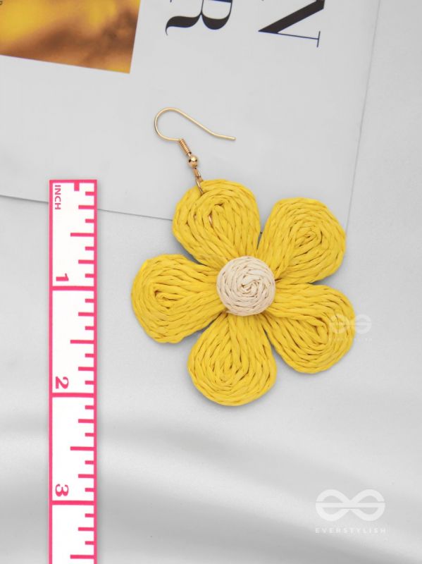 THE FLOWER POWER - STATEMENT WOVEN EARRINGS (YELLOW)