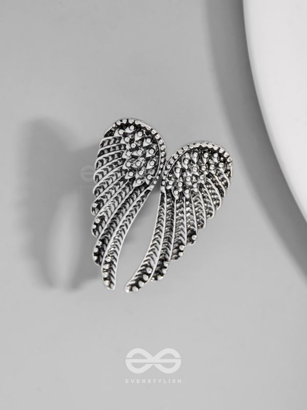 MIDNIGHT RAVEN WING - STATEMENT SILVER RING (ADJUSTABLE)