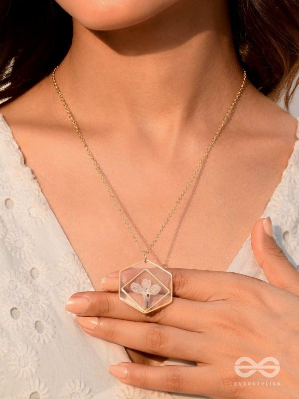 The Fairy Bloom - Pressed Flower Resin Pendant With Anti-Tarnish Coating