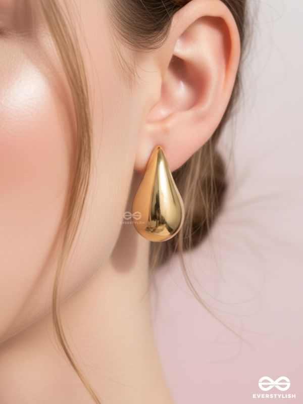 The Glistening Drops - Classy Golden Stud Earrings