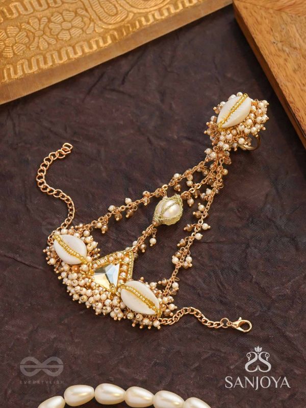 Sakosa - Ivory Coast -Beads And Shells Hand Embroidered Haathphool