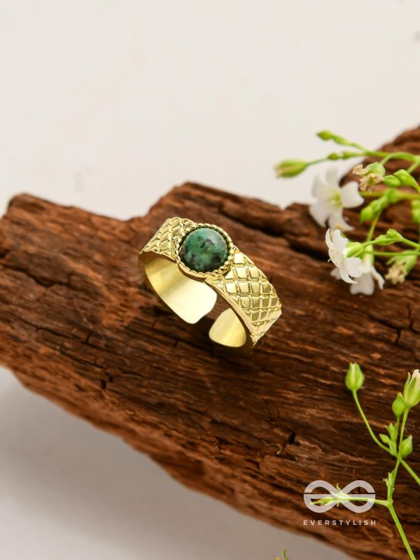 Gilded Matcha Elegance - Golden Beaded Ring (Adjustable)