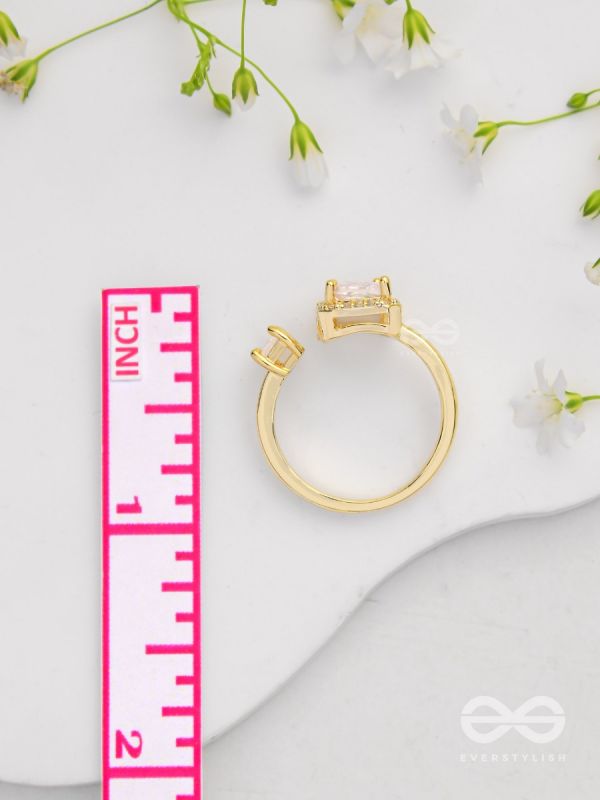 The Elegant Majesty - Golden Cubic Zirconia Ring 