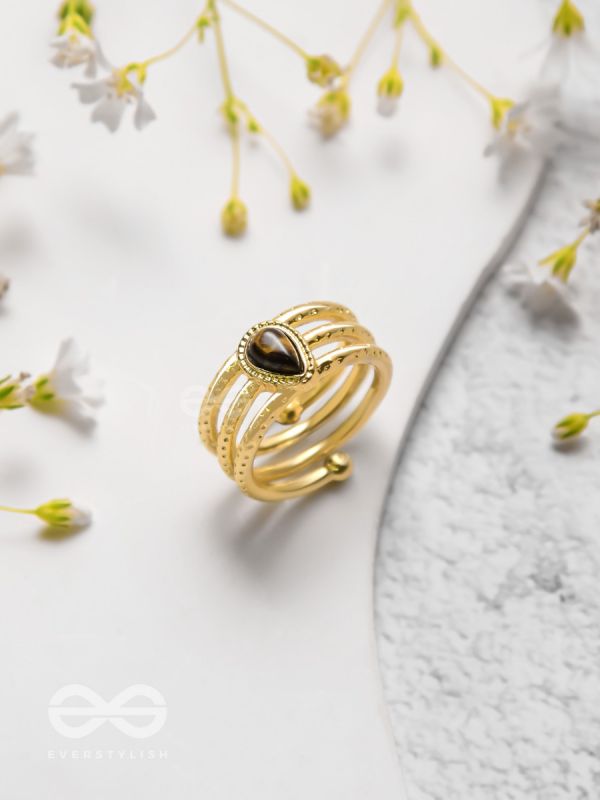 Gilded Mocha Elegance - Golden Beaded Ring 