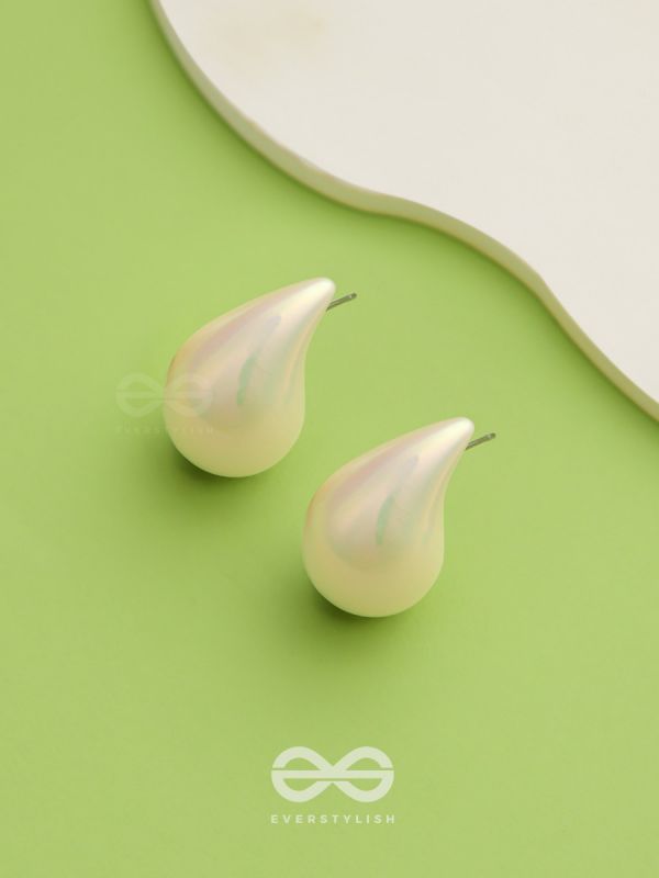 Glitter Drops - Holographic Acrylic Earrings (White)