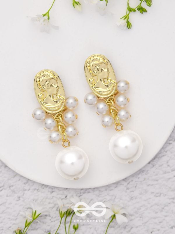 Victorian Pearls - Golden Elegant Earrings