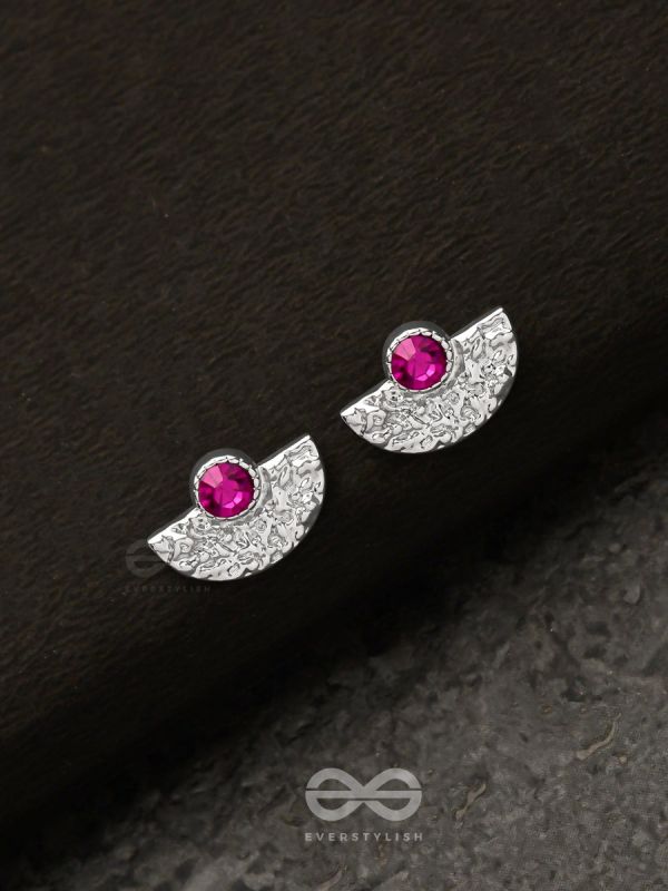 The Rouge Beauty - Textured Silver Stud Earrings