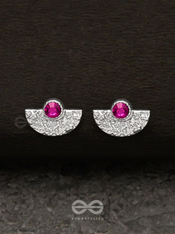 The Rouge Beauty - Textured Silver Stud Earrings