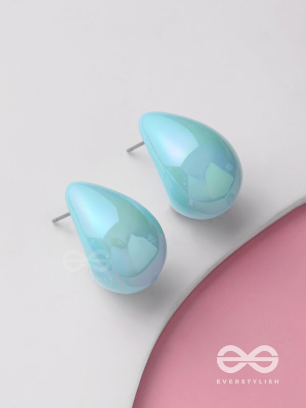 Shining Crescents - Holographic Acrylic Earrings (Light Blue)