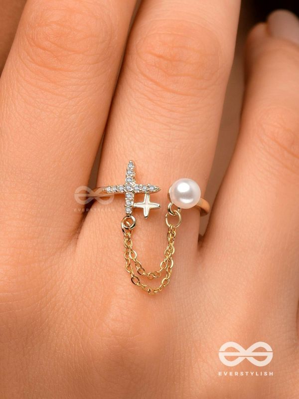 Cross My Heart - Golden Cubic Zirconia Ring (Adjustable)