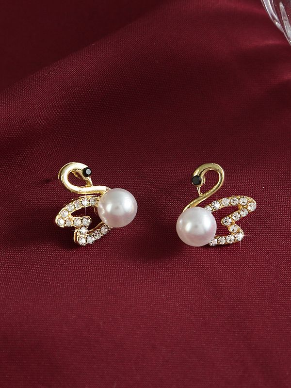 Charming Swans - Sparkling Pearl Studs
