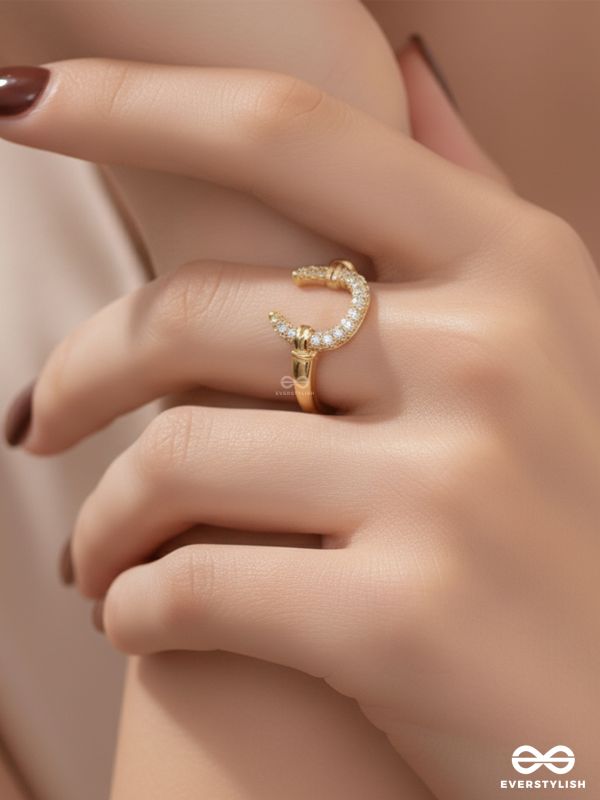 MOONLIT CURVE - 18K GOLD PLATED ANTI-TARNISH LUXURY RING INLAID WITH CUBIC ZICRONIA STONES