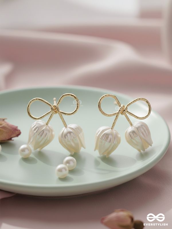 Golden infinity- Golden studs with white pearl roses 