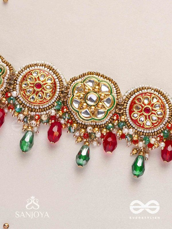 KUSUMAVALI - ROW OF FLOWERS - NECKLACE WITH CIRCULAR MOTIFS WITH GREEN, RED AND GOLDEN ELEMENTS
