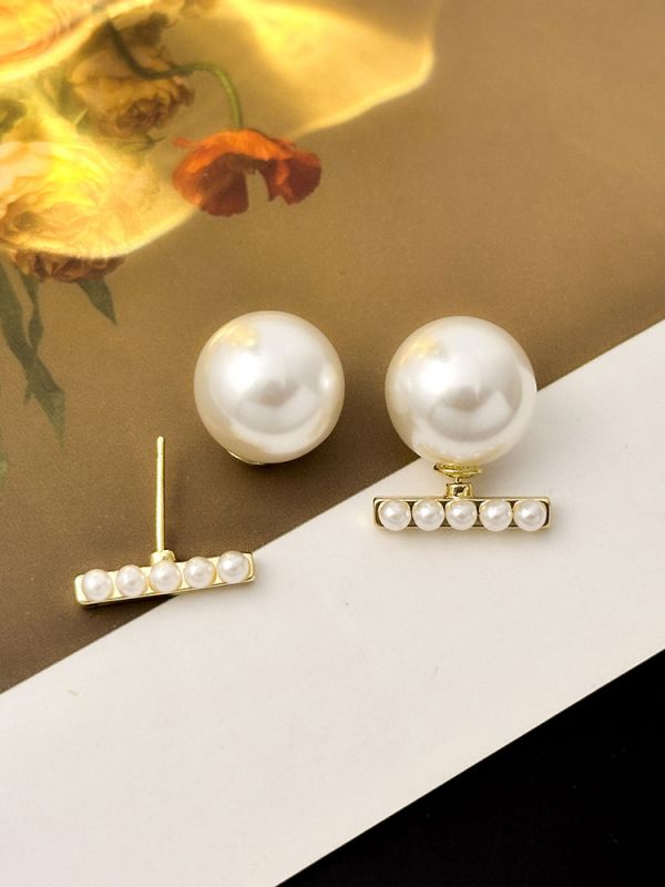 Gleam Pearls- Pearl stud earrings