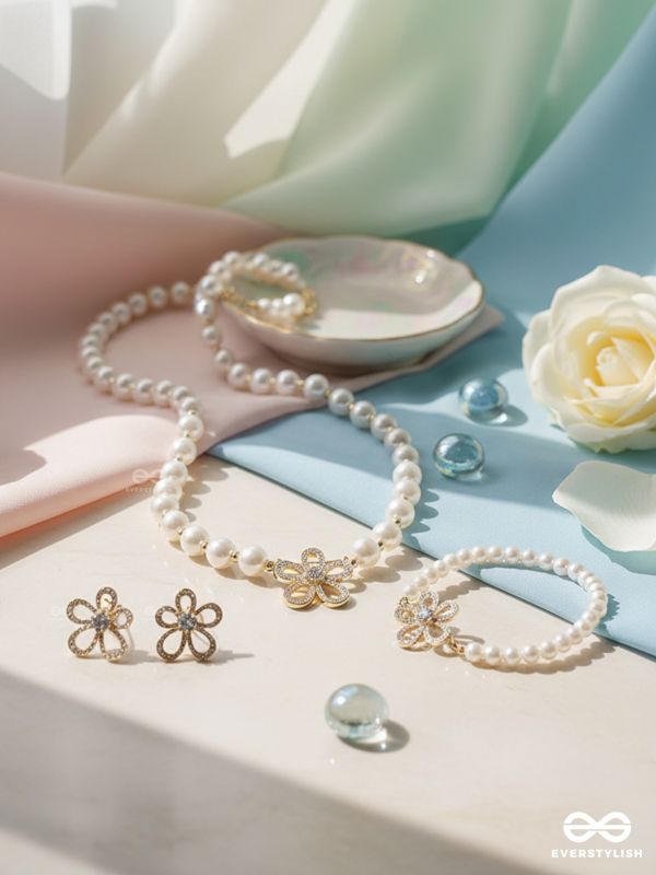 BLOSSOM PEARL – DELICATE BEAUTY IN EVERY DETAIL SET WITH NECKPIECE, EARRINGS AND BRACELET