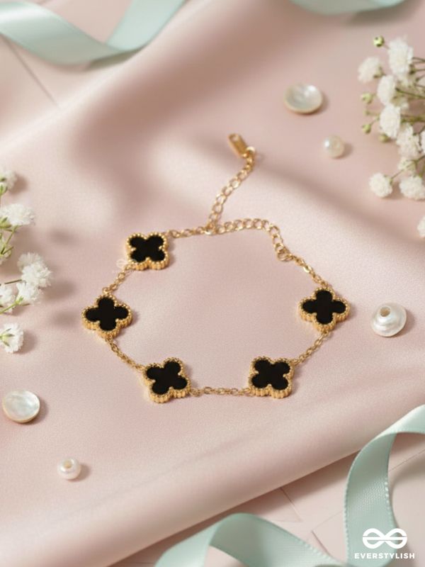 GOLDEN BLACK CLOVER - HOLOGRAPHIC STAINLESS STEEL 18K GOLD PLATED ANTI TARNISH BRACELET