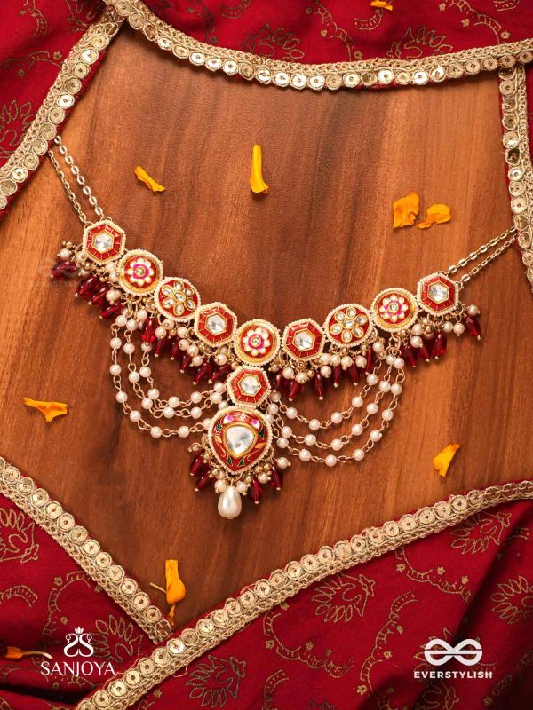 JWLALA - FLAME-LIKE BEAUTY - MAJESTIC HANDCRAFTED KUNDAN NECKLACE WITH ORNATE RED AND GOLDEN DETAILS