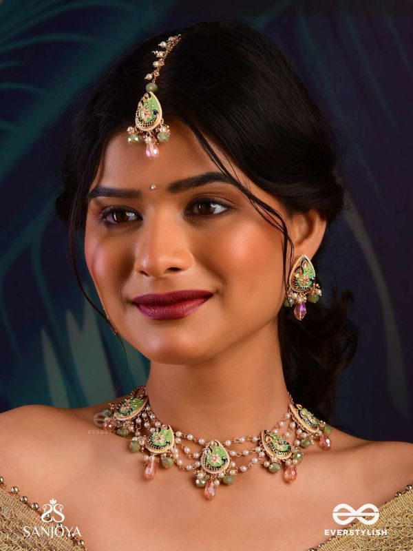 MADHURIMA - SWEET ELEGANCE - HANDCRAFTED HERITAGE KUNDAN MAANGTIKA WITH GOLDEN POLKI AND GEM DROPS