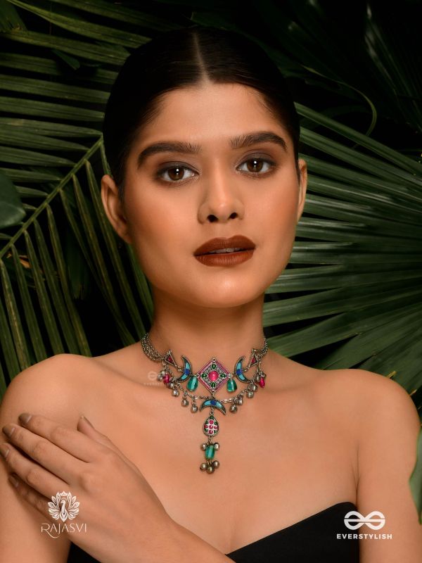 MOONFESTA - ETHNIC CRESCENT NECKLACE