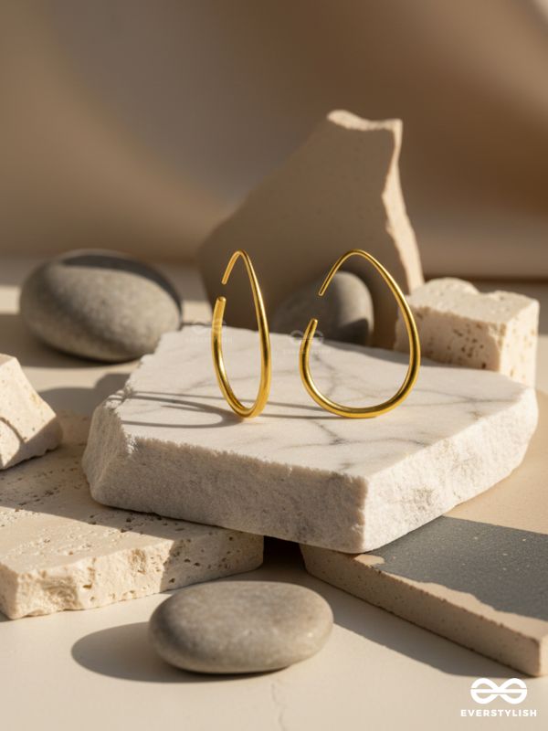 HONEY ARC – WARM GOLD HOOP EARRINGS