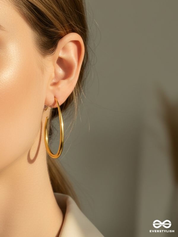 HONEY ARC – WARM GOLD HOOP EARRINGS