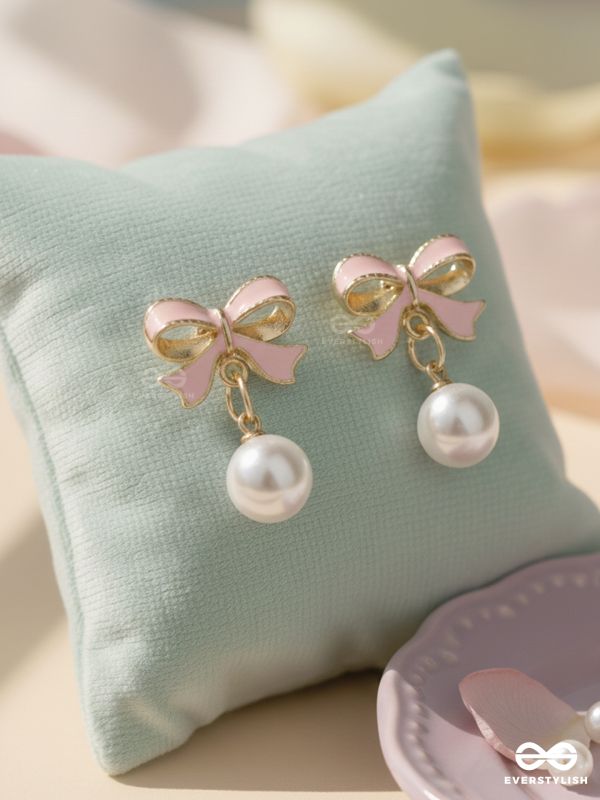 BOWBERRY – PEARL DROP EARRINGS
