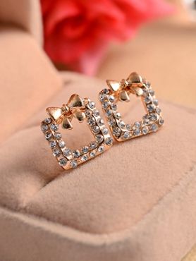 Endearing bowknot square studded earrings