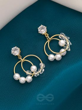 The Constellation of Pearls- Golden Pearl Earrings