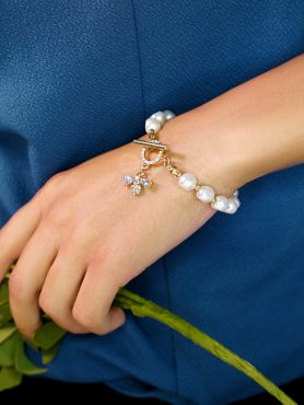 The Queen Bee- Golden Pearl Bracelet