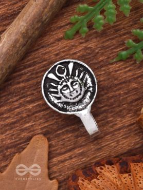 THE DIVINE GRACE - OXIDISED NON-PIERCED NOSERING