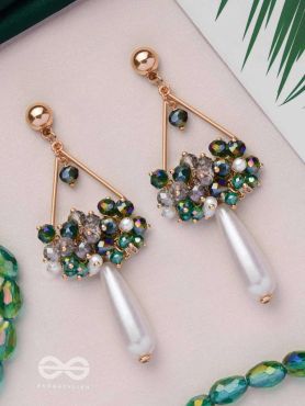 THE WILD HANGINGS - TRIANGLE DROP EARRINGS (GREEN)