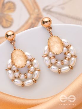 THE IVORY ELEGANCE - ELEGANT DROP EARRINGS (GOLDEN)