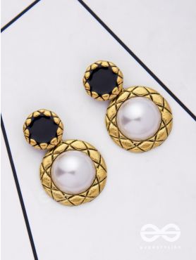 MIDNIGHT PEARL - STATEMENT DROP EARRINGS
