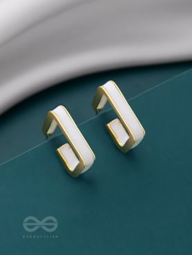 ONCE UPON A SQUARE - GOLDEN ENAMELLED EARRINGS (WHITE)