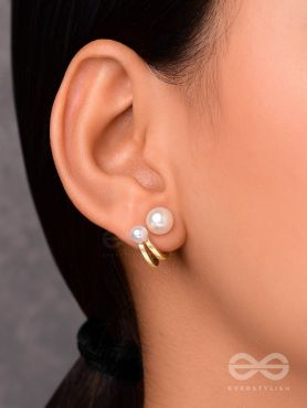DUET OF PEARLS - GOLDEN STUDS