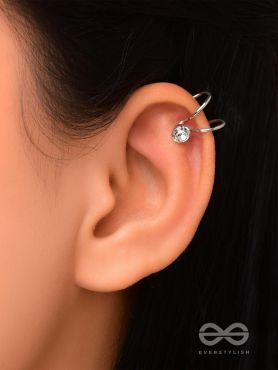 EVERMORE GEM GLEAM - SILVER EMBELLISHED EARCUFF