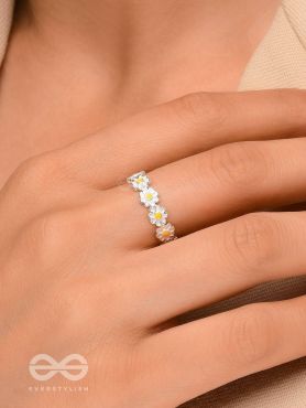 SUNSHINE DAISIES - SILVER RING (ADJUSTABLE)(Yellow)